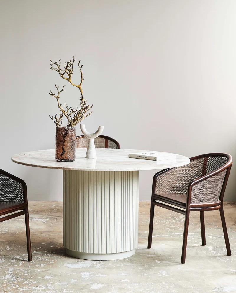 Elegant Rundt Spisebord i Træ og Marmor - 140 cm