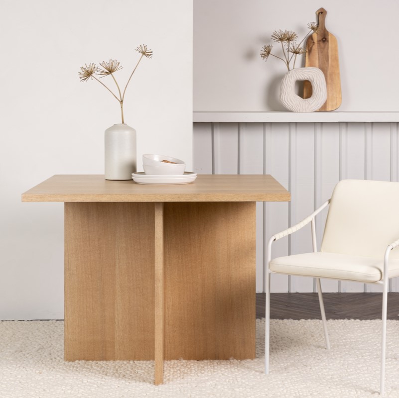 Cemas Fineret Spisebord 100x100 – Moderne Nordisk Stil