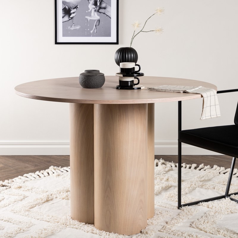 Moderne Hvidt Spisebord med Tre Søjler - Unik Design