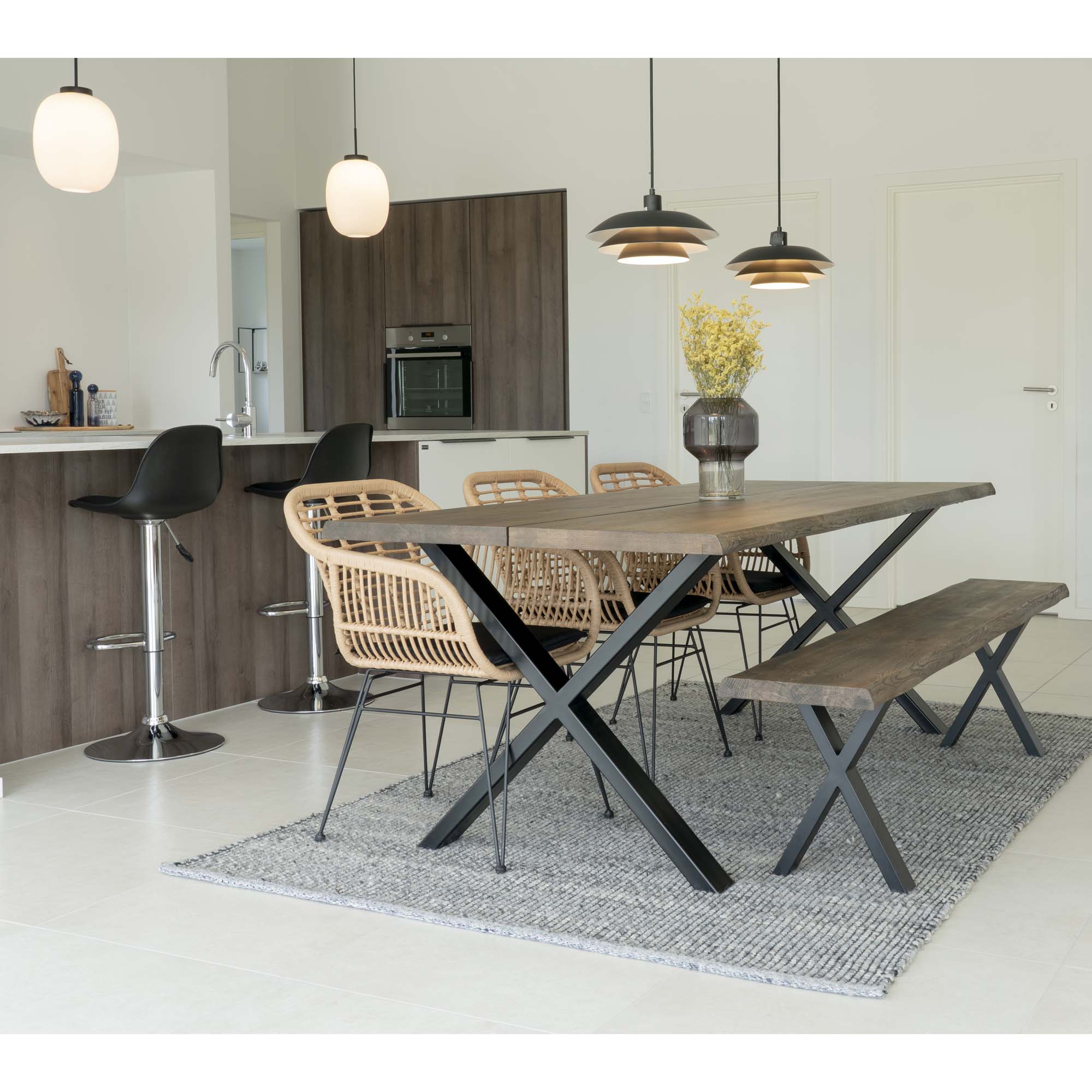 Toulon Spisebord i Egetræ med Bølget Kant - 200 cm