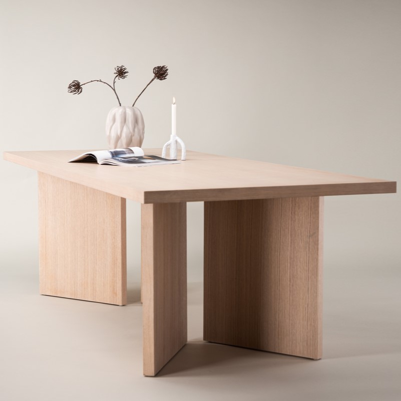 Stort Hvidt Albolote Spisebord - Nordisk Design Tilbud!