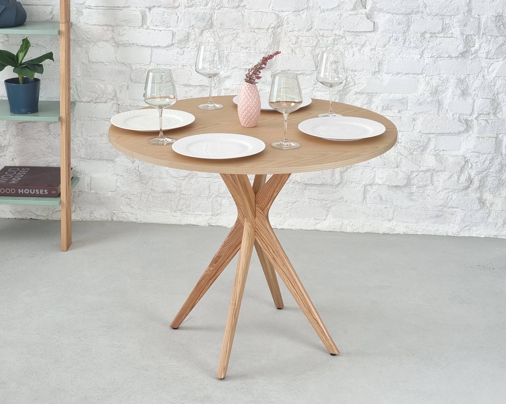Jubi Rundt Spisebord 80 cm i Ask – Naturlig Elegance
