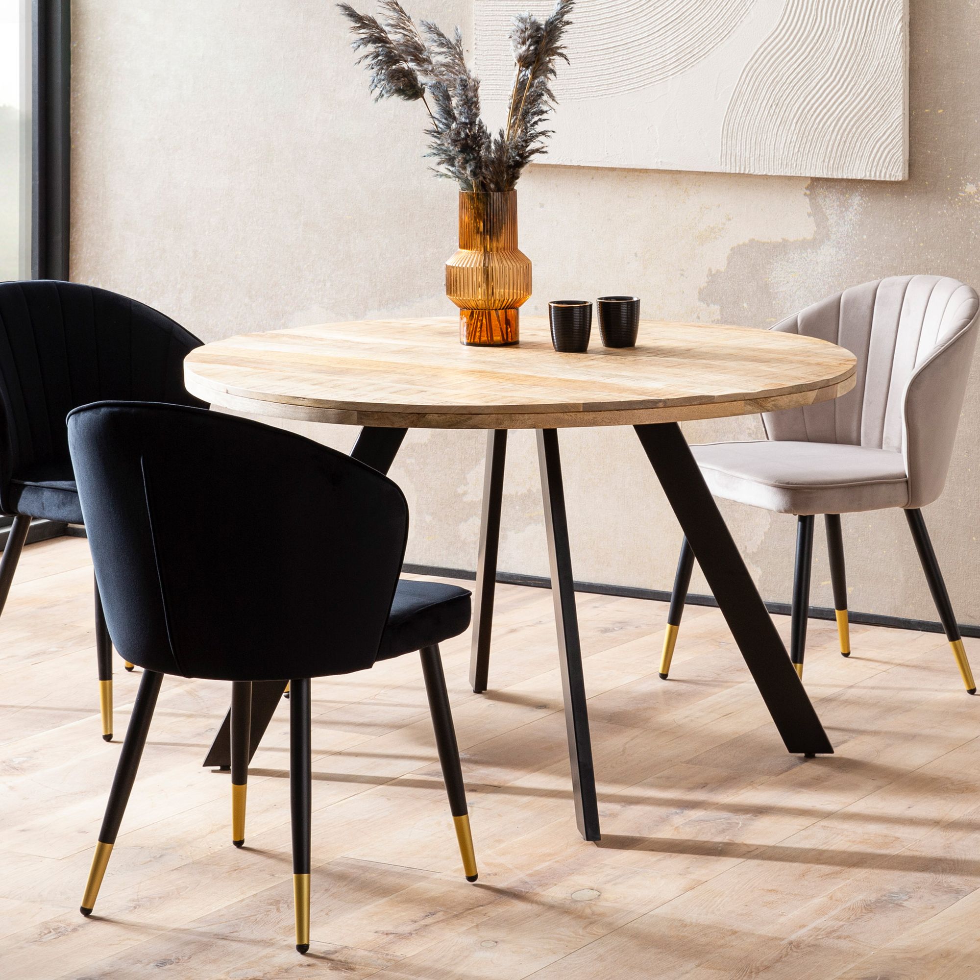 Moderne Rundt Spisebord i Massivt Mangotræ med Metalben