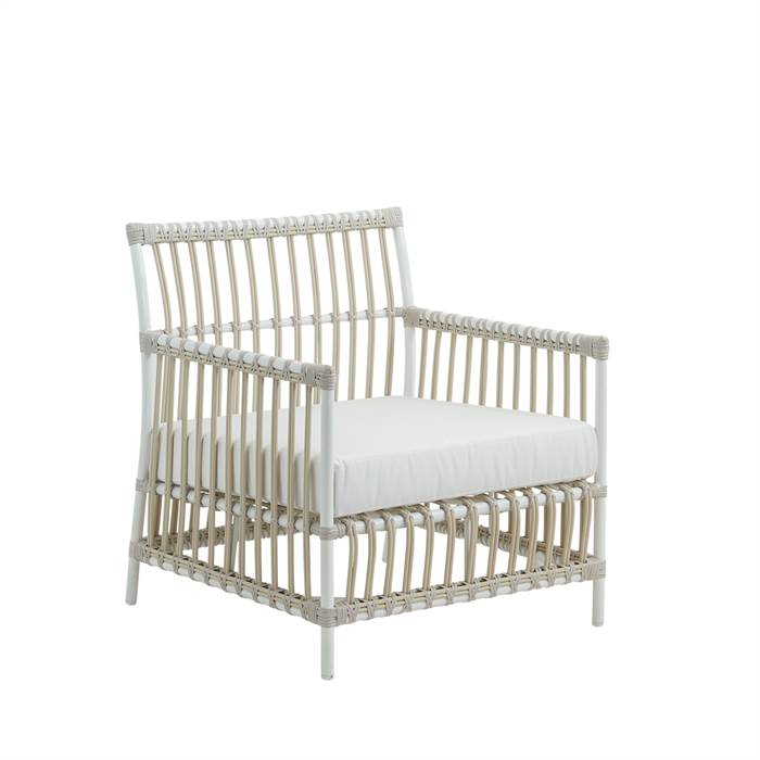 Caroline Loungestol i Hvid - Elegant Design til Terrassen