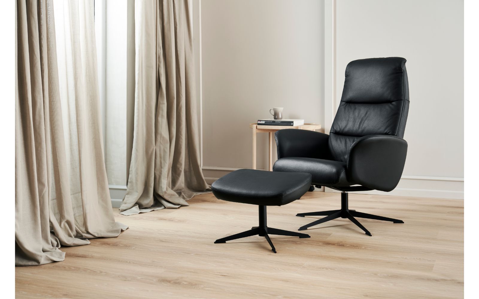 Sort Nevada Fodskammel Global Comfort Lænestol