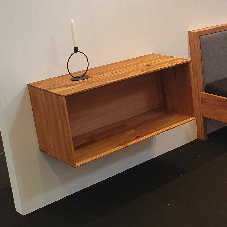 Heimdal Snedker Massiv Olieret Egetræ Fra Væghængt 43x90x42 Organic Sleep Reol