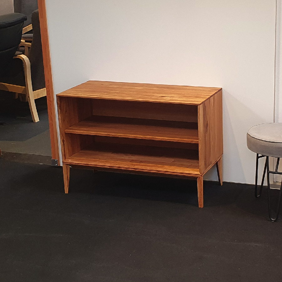 Heimdal Snedker Med Hylde Massiv Olieret Egetræ Fra Ben 63x90x42 Organic Sleep Reol